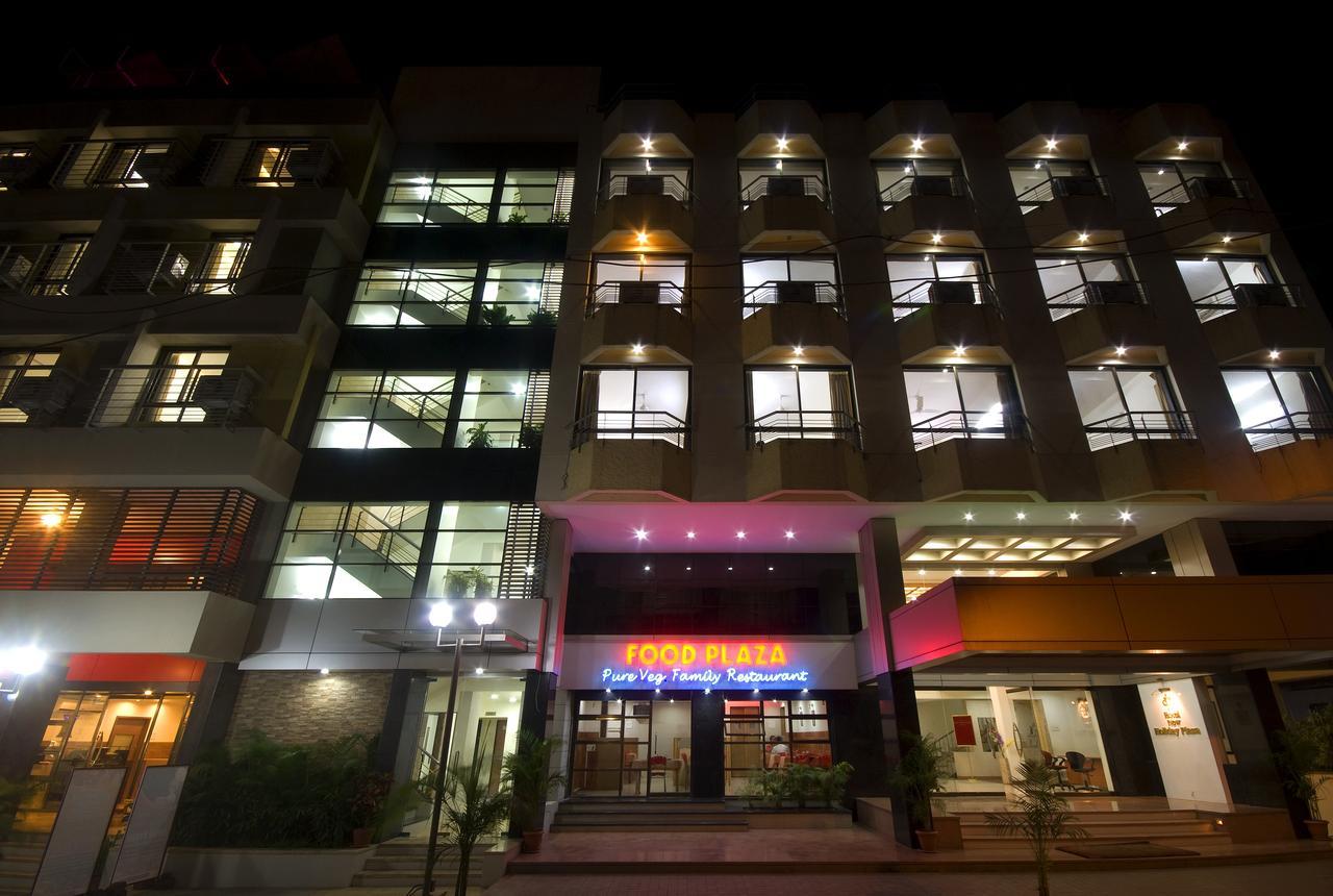 Hotel New Holiday Plaza Nāsik Eksteriør bilde